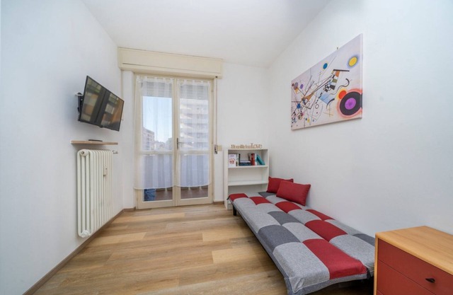 Aunt Dina APT - with Balcony & Private Garage