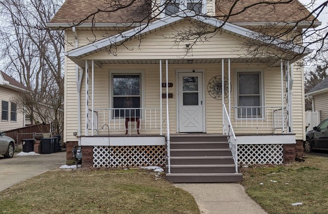 Aunt Rose's 3 BR sleeps 12