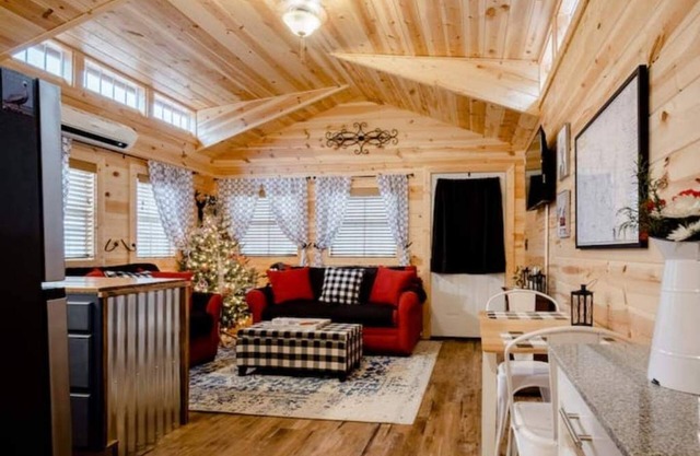 Auraria Woods Hideaway-Dog friendly-Fenced- 2.2 miles from Lily Creek Farm