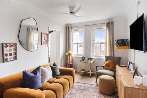 Aurelia Darling - Boutique Poolside Retreat near CBD
