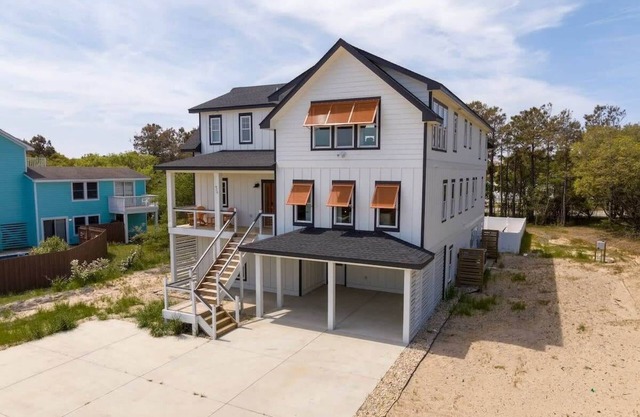 Aurora 6 BR Elevator Theater Rec Room, Pool & Hot
