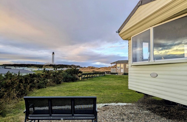 Aurora on the Dunes: Coastal Stay Near West Beach with Lighthouse View. Dogs Ok!