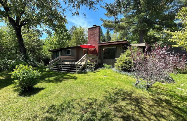AuSableRiverCottage-Frederic, MI 2Bed2Bath Grill&Kayak Included. Sleeps 6