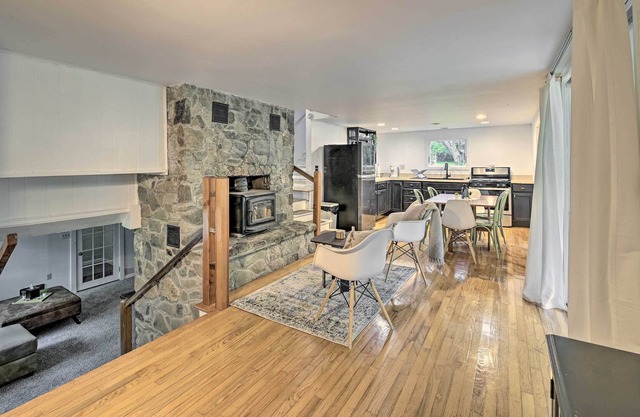 NEW! Austerlitz Home w/ Updated Interior + Porch!