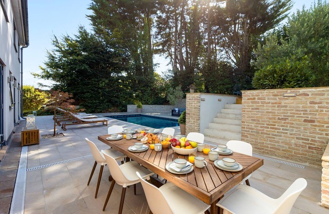 Austiger House - a house that sleeps 8 guests in 4 bedrooms