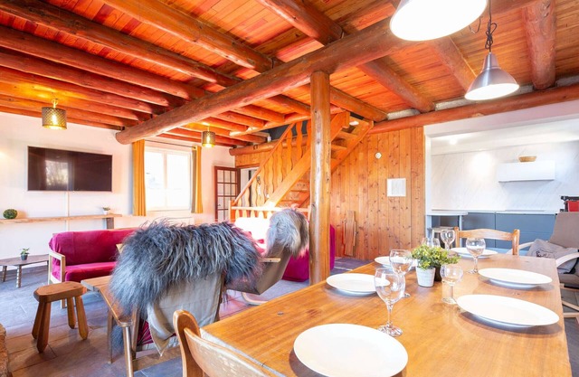Authentic chalet in Soulan - Modern comfort, fireplace, brazier and stunning views