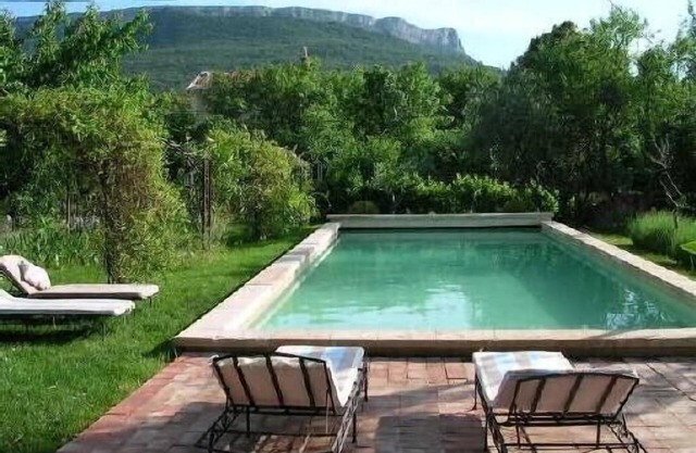 Bastide avec piscine et parc arboré privés proche Aix en Provence