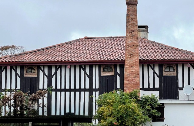 Authentic Landes house with enclosed garden