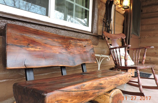 Authentique cabane en bois rond, 1,25 acres, ruisseau saisonnier, foyer! 1. 6 milles au carré