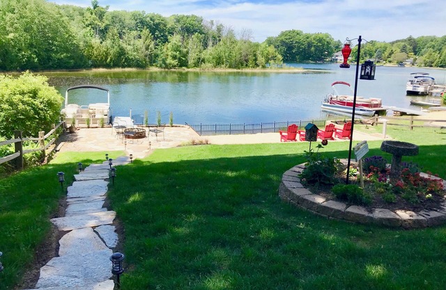 SPÉCIAL AUTOMNE: Authentic Log Cabin sur le magnifique lac Silver