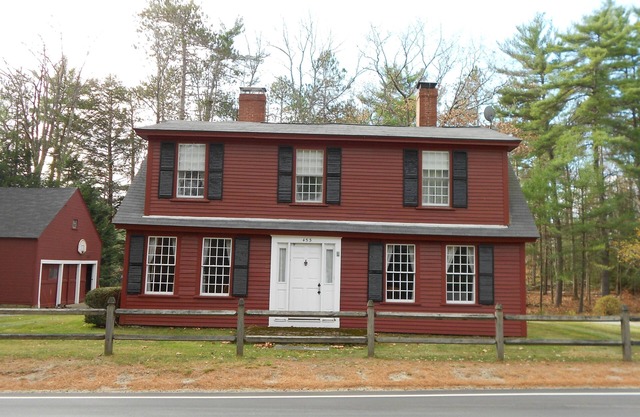 Authentic Red Farm House On Zephyr lac, belle en toutes saisons!
