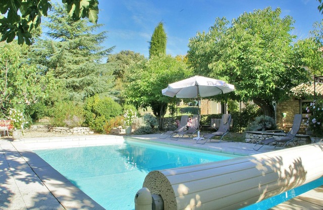 Maison de charme avec piscine à Viens