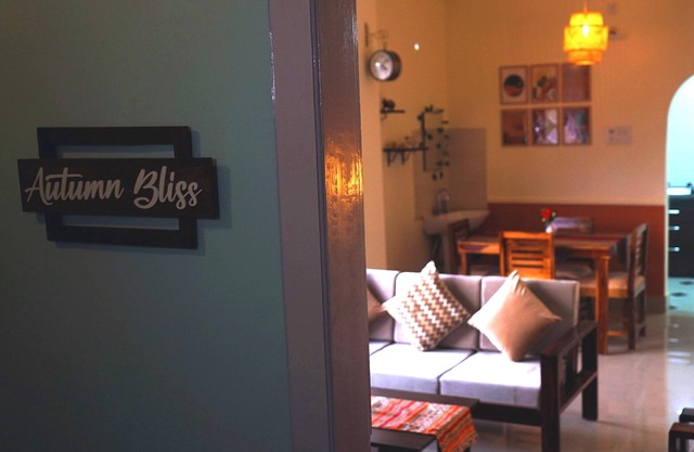 Autumn Bliss: Cozy 2-Bedroom Apartment in Guwahati with WiFi & AC Comforts