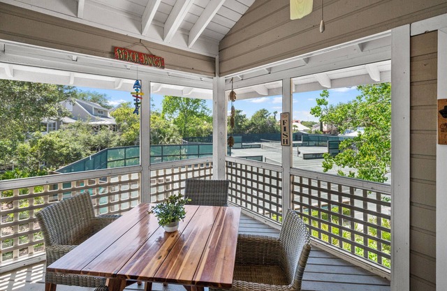 Prices reduced Mem. Day! Beach, tennis, pickleball, pools! No streets to cross!