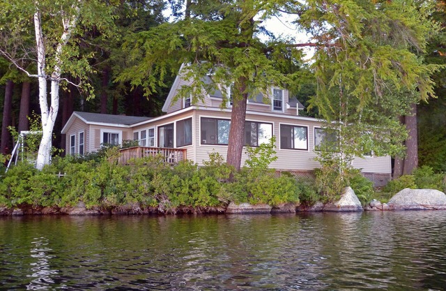 Maintenant disponible pour l'été 2019 - Beautiful Waterfront Cottage (4 BR)