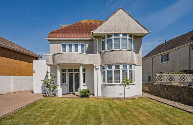 Avalon - Four Bedroom House, Sleeps 8