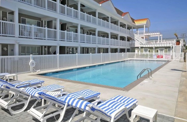 Avalon plaisir et soleil avec piscine, plage et les meilleurs bars de la plage