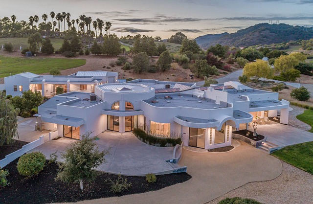Avila Beach Estate: Exceptional Hope Ranch