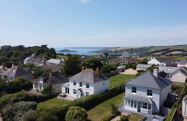 Avon Rock - a house that sleeps 8 guests in 4 bedrooms