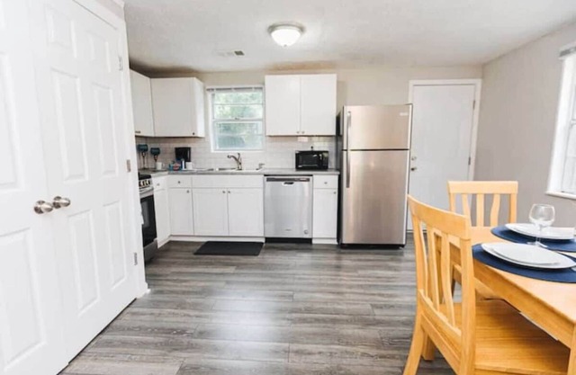 Avondale Home, Mins to Downtown-Forest Park Place