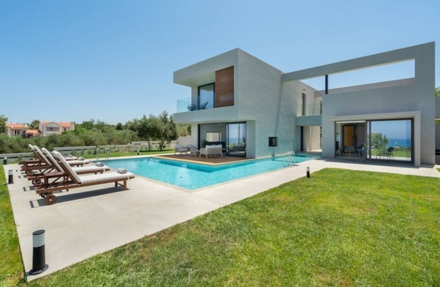 Avra Villa, Pirgos-villas , Heated pool , wonderful sea view