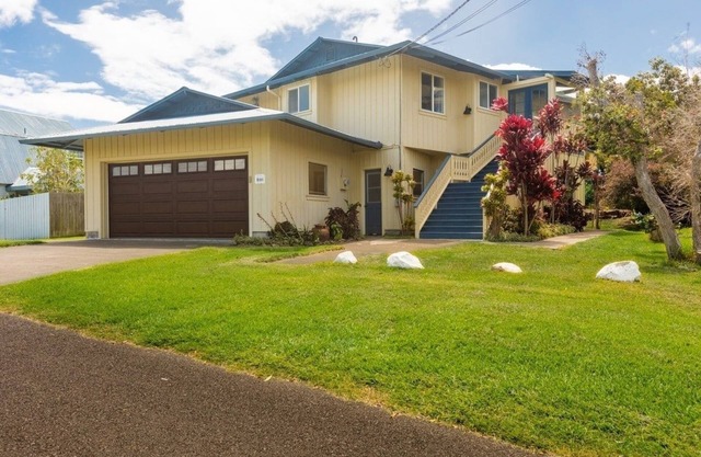 Awaa Place at Kamuela Heights by RedAwning