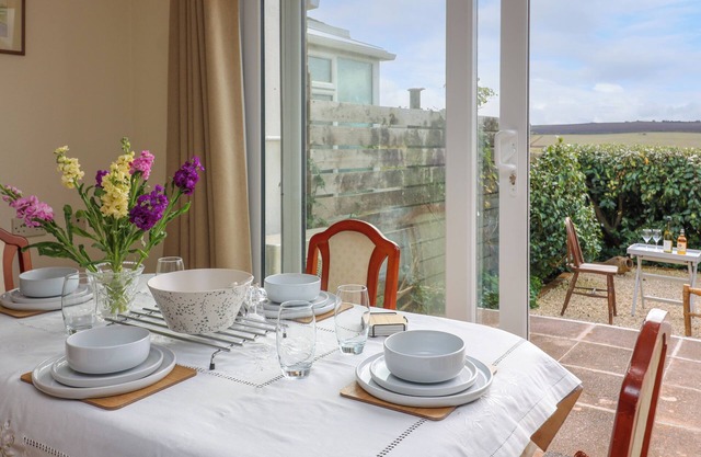 AWALEK, CUMBER CLOSE, pet friendly, with a garden in Malborough