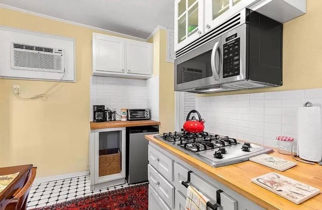 ★Award Wining★ 1923 Arts & Craft Cottage