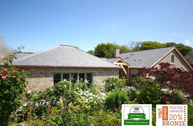 Cottage primé en bord de mer Tennis / SKY TV / Chiens / Jacuzzi 400m de la plage