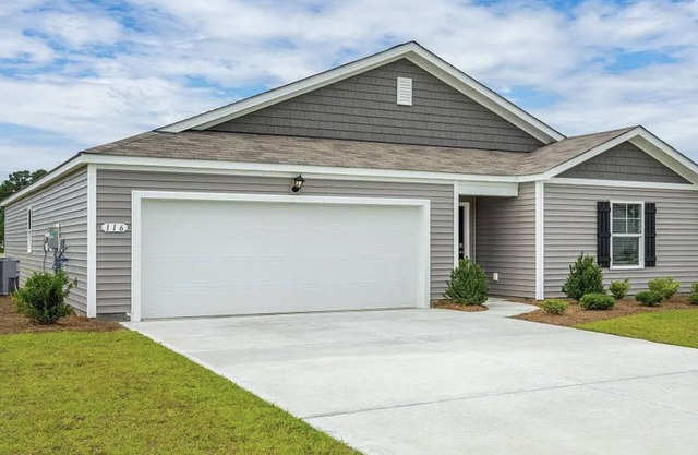 Awesome 3 bedroom house minutes from the beach
