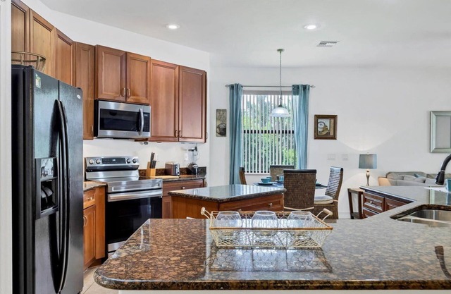 🥇 Awesome 3bd home with private pool (CH816)