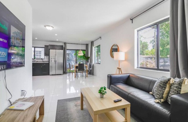 Awesome Duplex 3 Bedrooms 2 bathrooms
