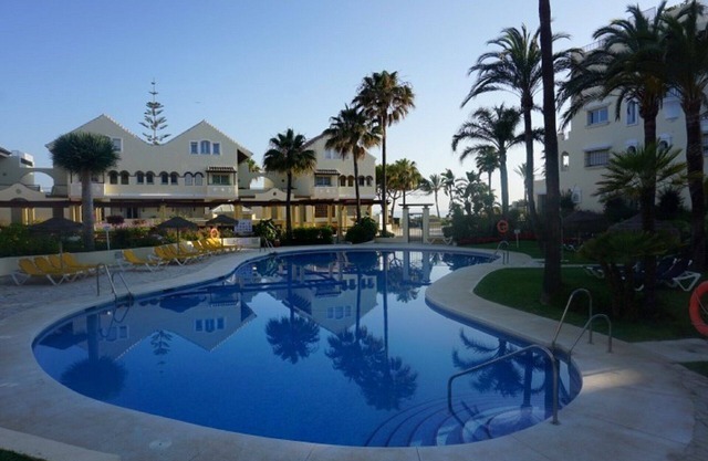 SUPERBE APPARTEMENT EN PREMIÈRE LIGNE DE PLAGE