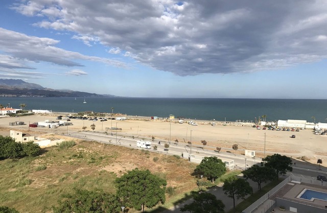 SUPERBE APPARTEMENT DANS LA PREMIÈRE LIGNE DE PLAGE