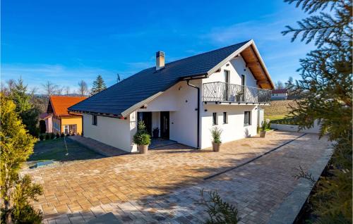 Awesome Home In Benkovac Fuzinski