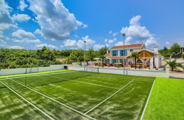Villa Mek
