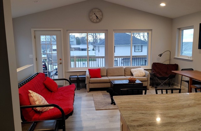 Awesome lake view & water access. GENEVA Center Strip, Sunsets, private parking!