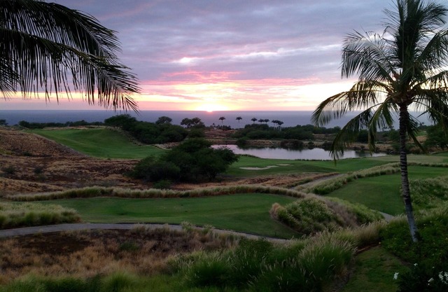 Superbe condo Mauna Kea avec vue imprenable sur l'océan, le coucher du soleil et le parcours de golf