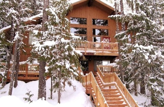 Awesome Treetop Townhouse 3br 3lvl *5 Star Hosts*