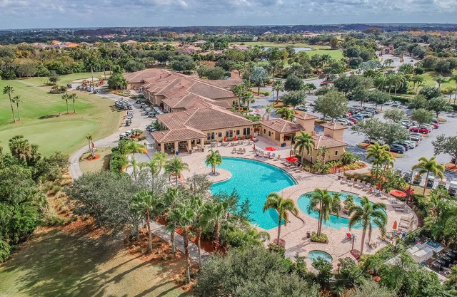 Awesome Views.. 2 BR Condo in Riverstrand Golf Resort