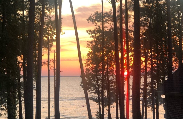 Impressionnant Waterfront Lake House sur Sam Rayburn Lake, 4 chambres, 3 salles de bain, pour 12 personnes