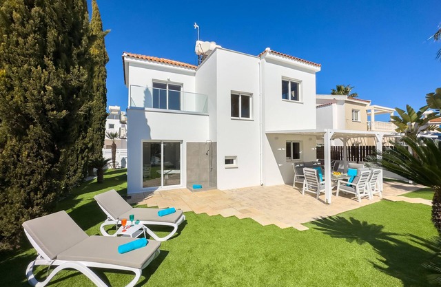 Ayia Napa holiday villa - rentprivatevillas 040