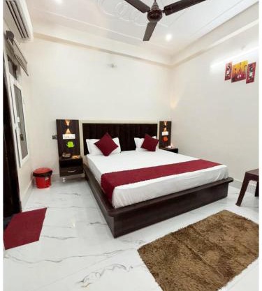 ! AYODHYA HOTEL PRINCE #Fully Air Conditioning Rooms #Free Wi-Fi #Parking #Room Service #Premium Room #Best Hotel In Ayodhya !
