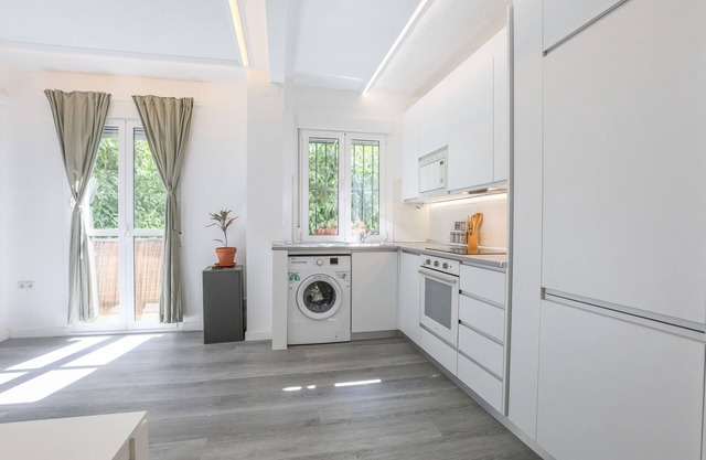 AZAHAR GRAN PLAZA - Fantastic apartment located in Seville with free WiFi.