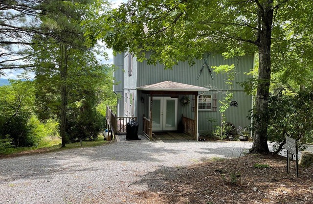 Azalea Cabin @ Laurel Mtn Cabins -Mountain Views in a Serene Setting