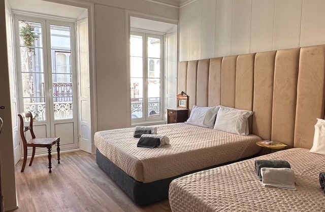 Azor International Hostel - Q6