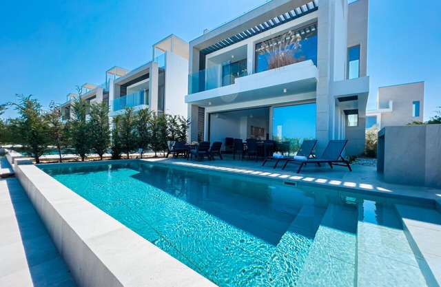 Azure Harmony Villa by Marc +Private Pool+Sea View