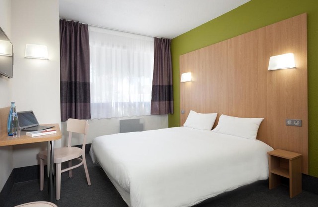 B&B HOTEL Nîmes Ville Active, parking sécurisé gratuit
