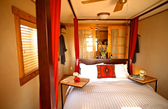 B & B Night Hawk Rm profiter d'une véritable expérience de l'Ouest avec une ambiance sophistiquée