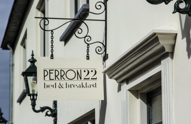 B&B Perron 22
